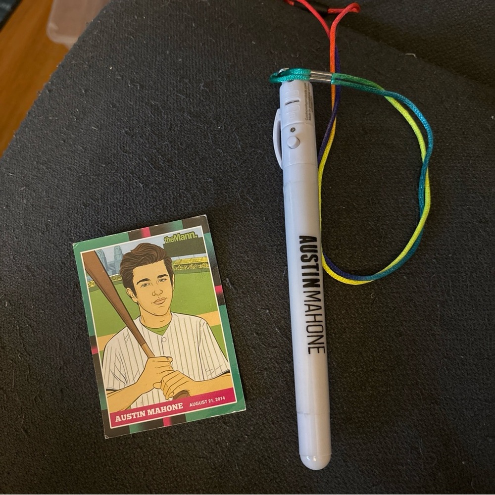 AUSTIN MAHONE, THE MANN PHILLY CONCERT BASEBALL CARD & Light Up Lanyard 8/21/14